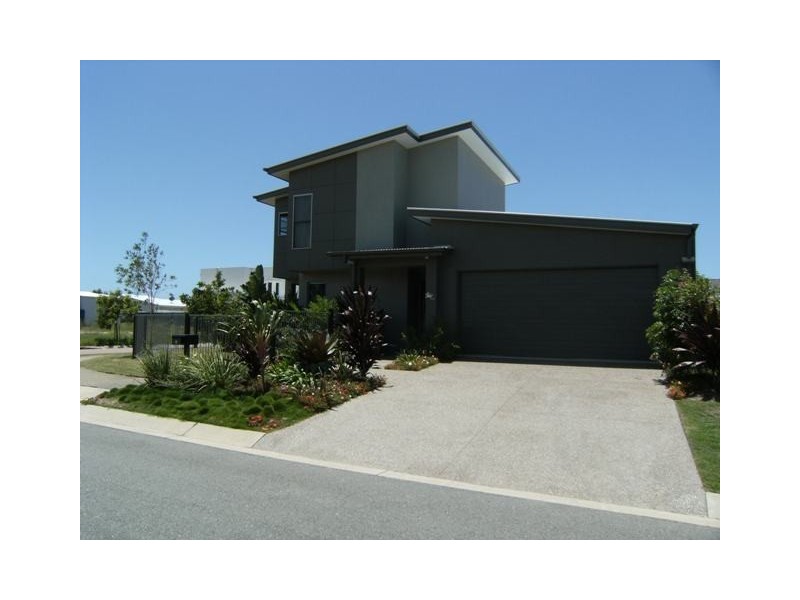 9 Magnetic Street, Kawana Island QLD 4575