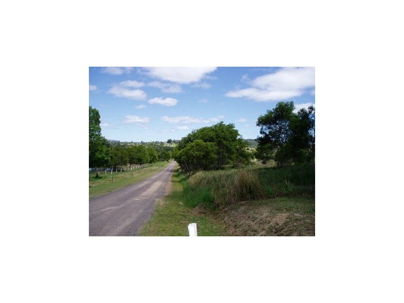 36 Fig Tree Lane, Lake Macdonald QLD 4563