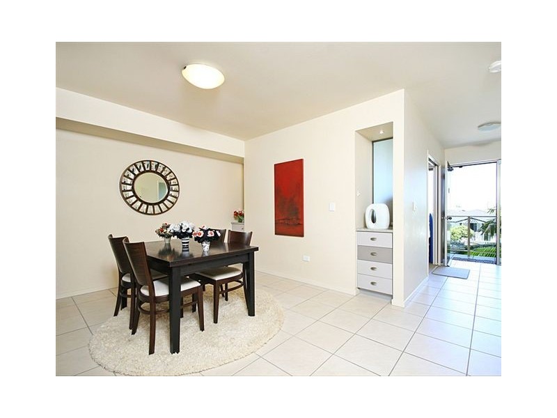 26/1 Grenada Way, Kawana Island QLD 4575