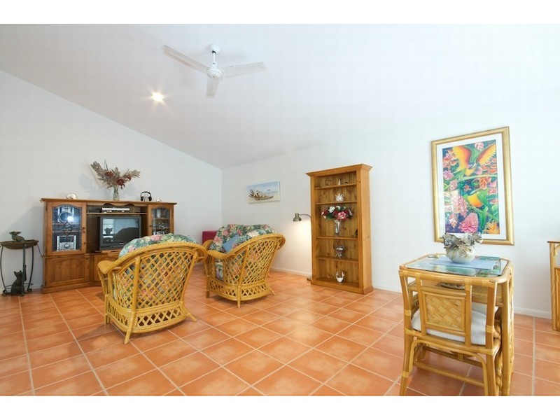 2 Bonaire Court, Kawana Island QLD 4575