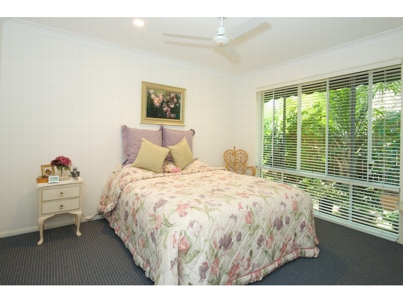 2 Bonaire Court, Kawana Island QLD 4575