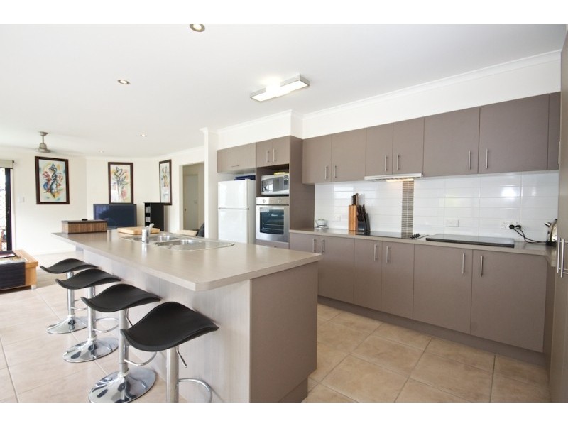 7 Jersey Place, Kawana Island QLD 4575