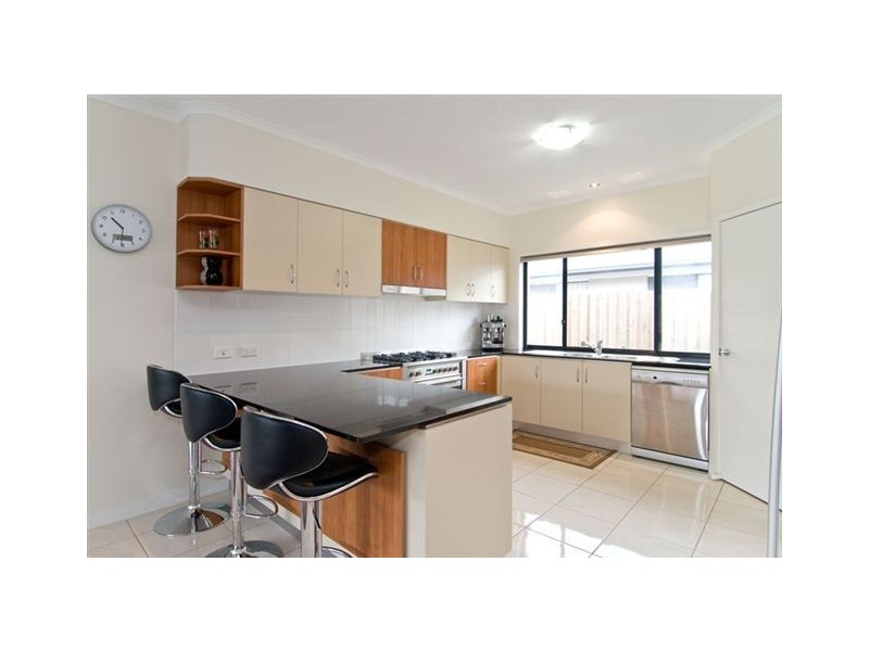 118 Grand Parade, Kawana Island QLD 4575