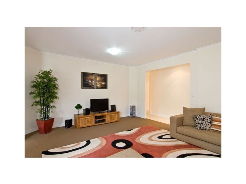 118 Grand Parade, Kawana Island QLD 4575