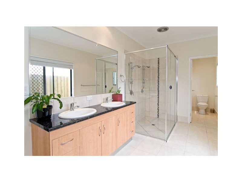 118 Grand Parade, Kawana Island QLD 4575