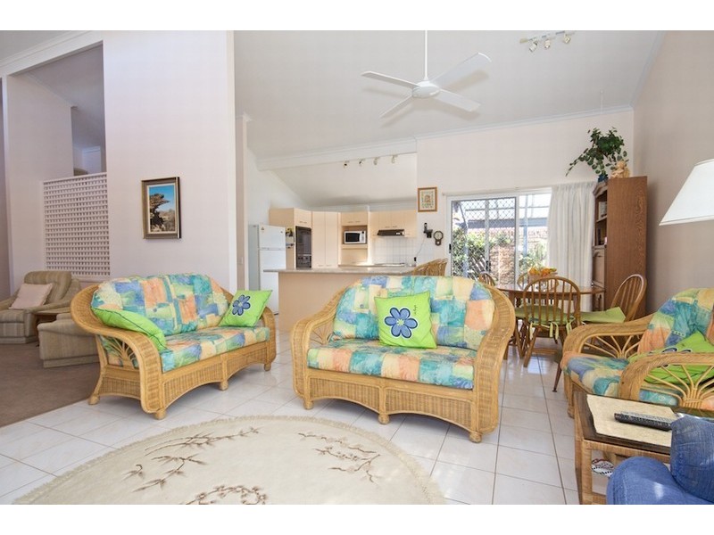 2 Coonawa Street, Buddina QLD 4575