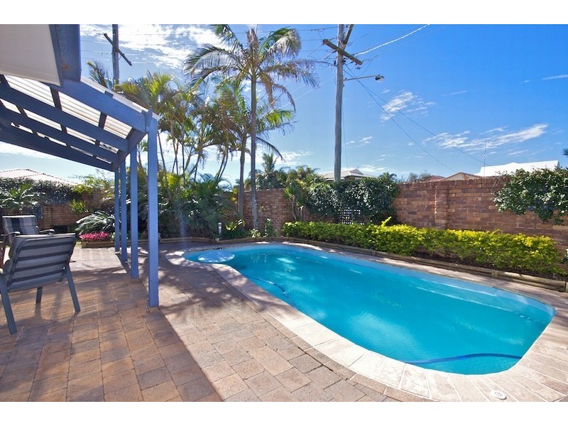 2 Coonawa Street, Buddina QLD 4575