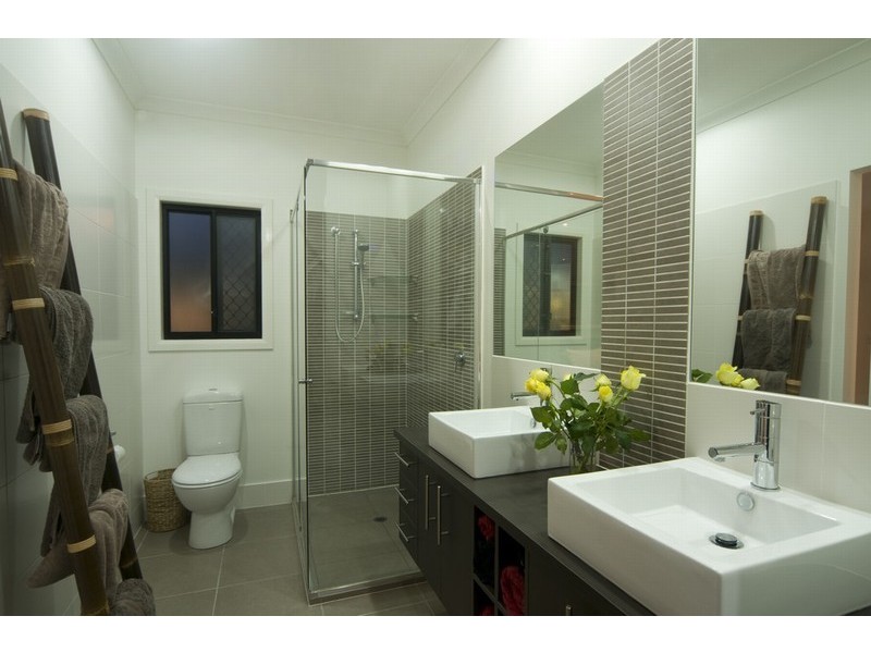 10 Jersey Place, Kawana Island QLD 4575