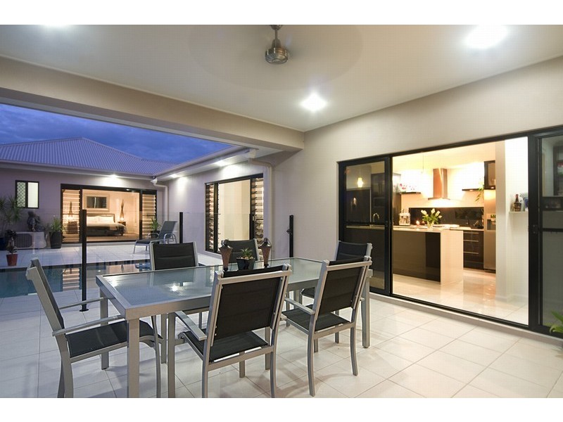 10 Jersey Place, Kawana Island QLD 4575