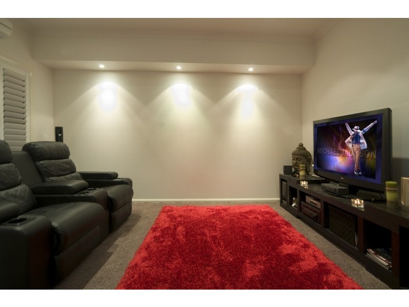 10 Jersey Place, Kawana Island QLD 4575