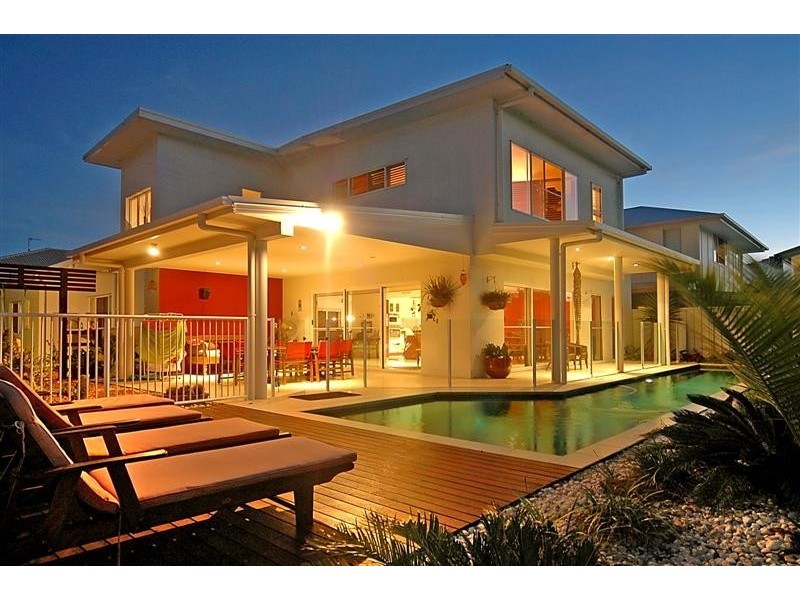 19 Magnetic Street, Kawana Island QLD 4575