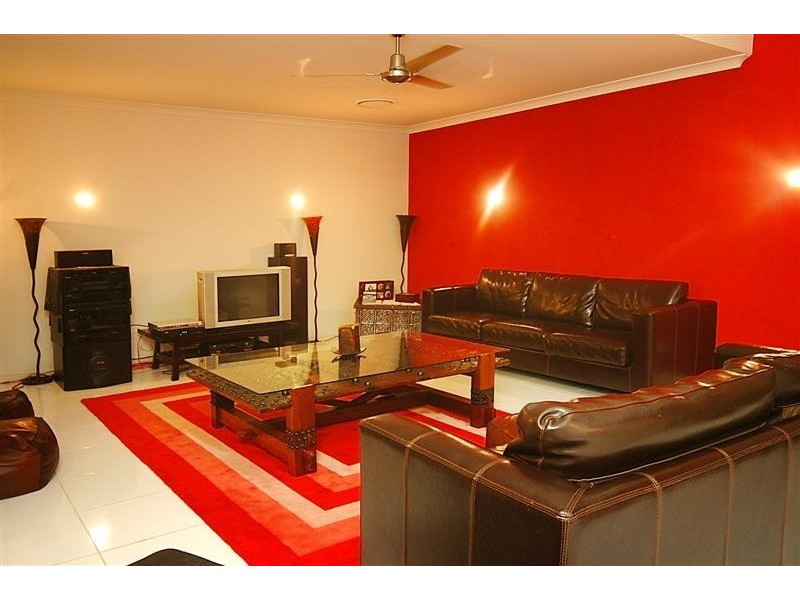 19 Magnetic Street, Kawana Island QLD 4575