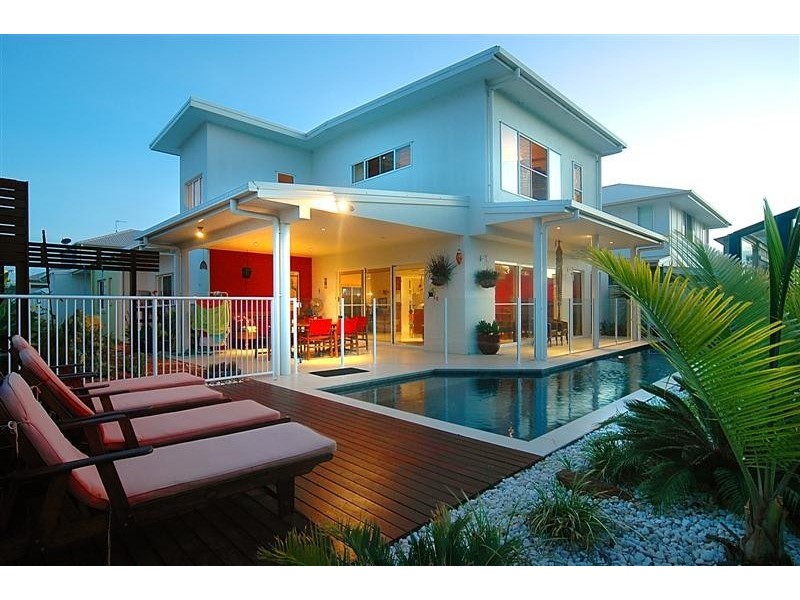 19 Magnetic Street, Kawana Island QLD 4575