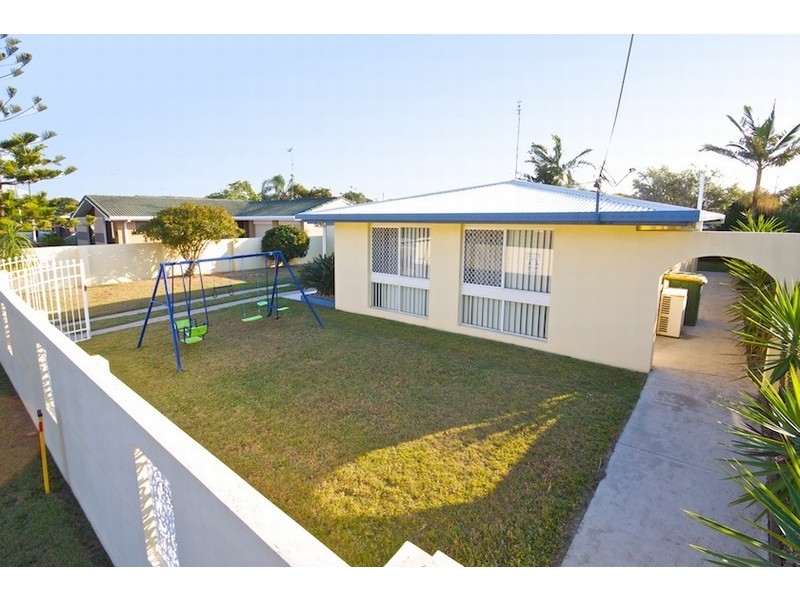 16 Baringa Street, Warana QLD 4575