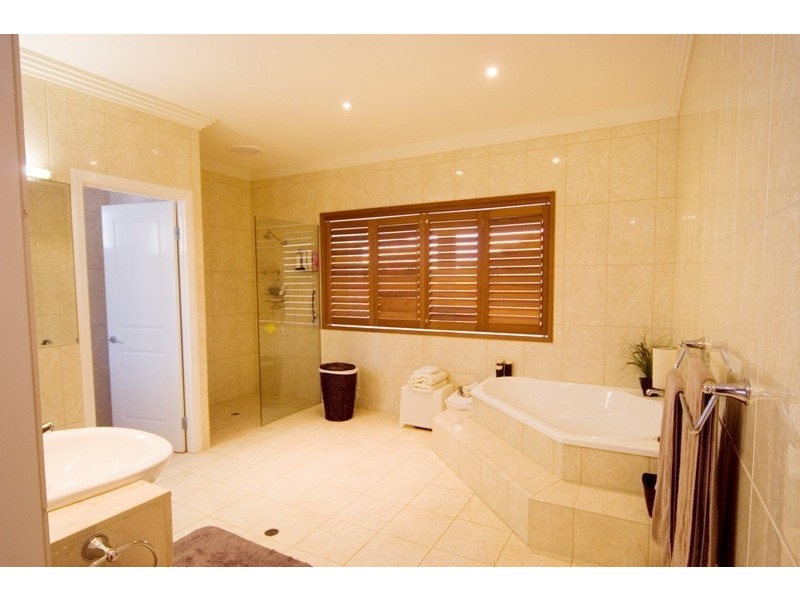 64 Chelsea Crescent, Minyama QLD 4575