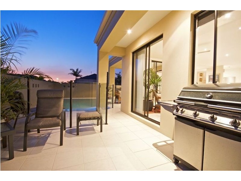 33 Cuba Court, Kawana Island QLD 4575