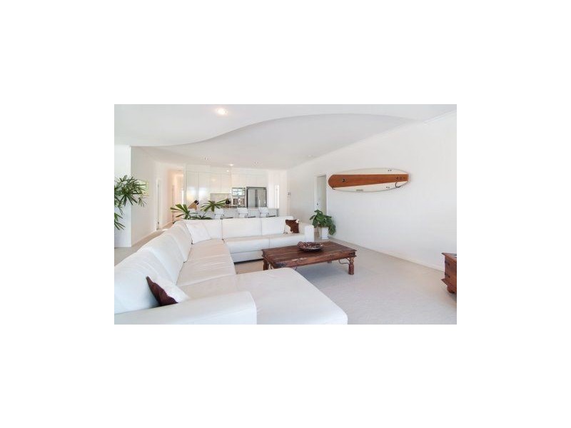 7 Maldives Place, Kawana Island QLD 4575