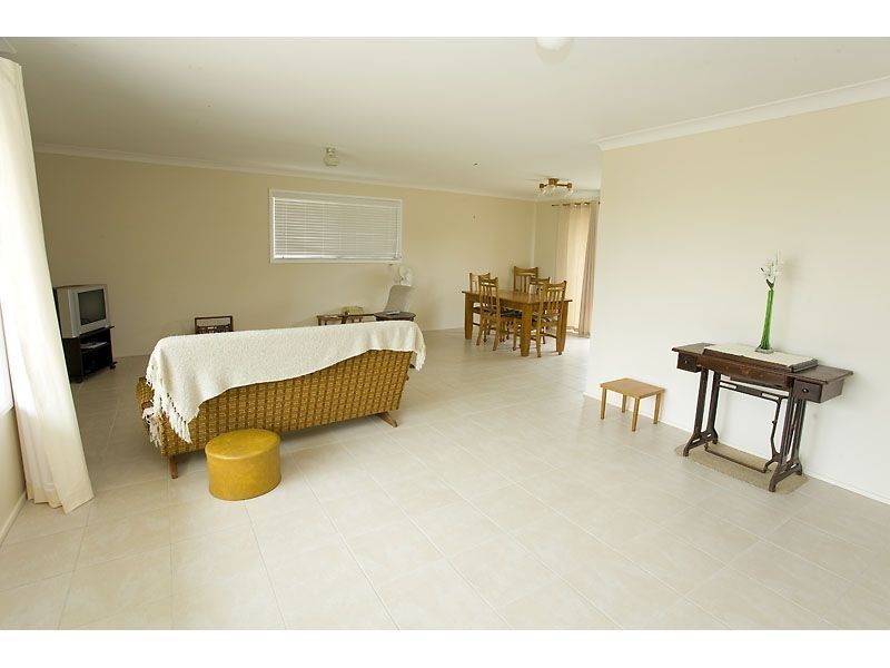 16 Currawan Street, Warana QLD 4575