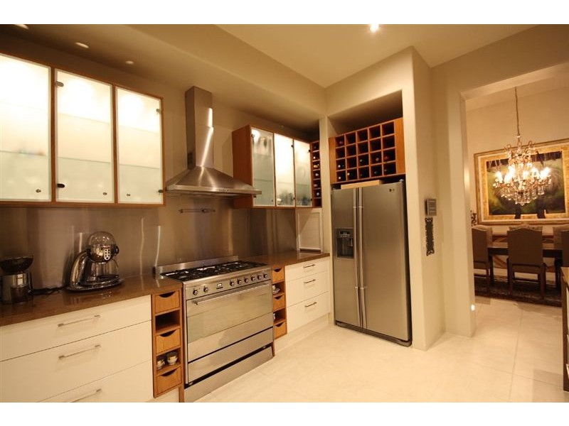 10 Cayman Place, Kawana Island QLD 4575