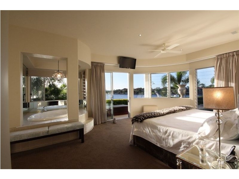 10 Cayman Place, Kawana Island QLD 4575