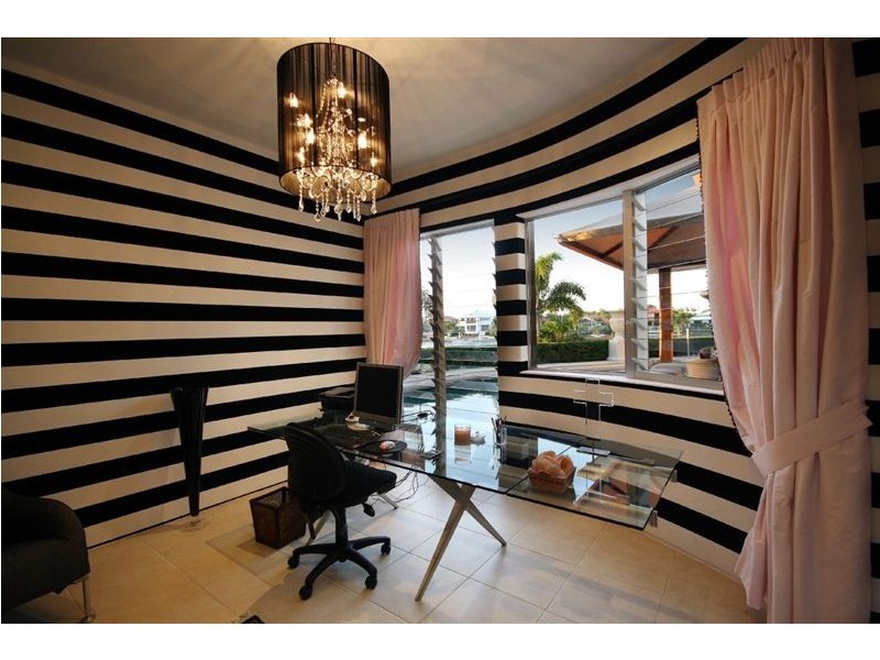 10 Cayman Place, Kawana Island QLD 4575