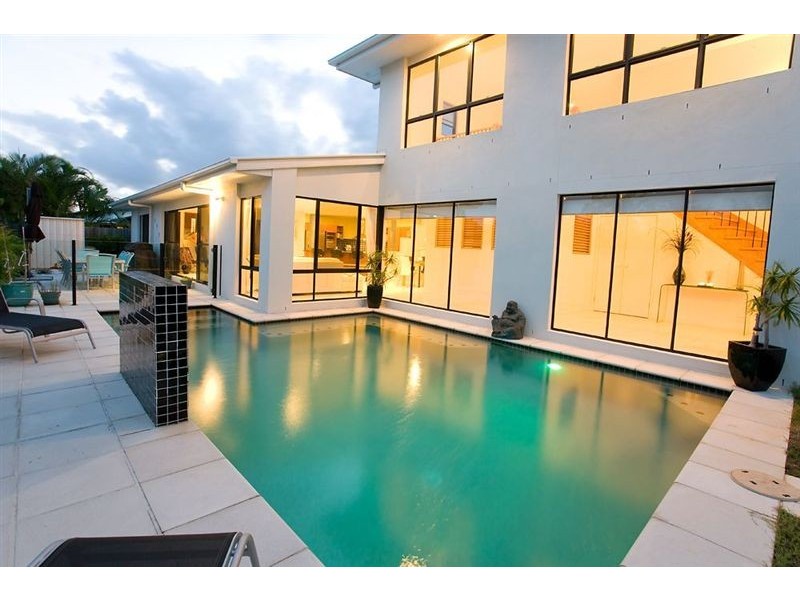 1 Rinca Place, Kawana Island QLD 4575