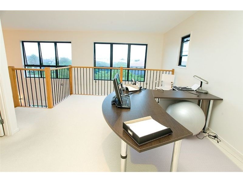 1 Rinca Place, Kawana Island QLD 4575