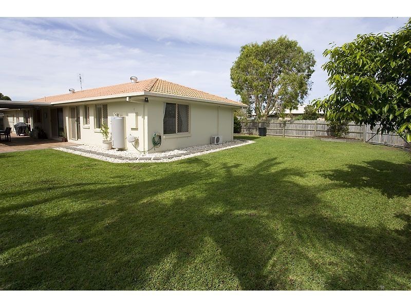 2 Caulfield Close, Little Mountain QLD 4551