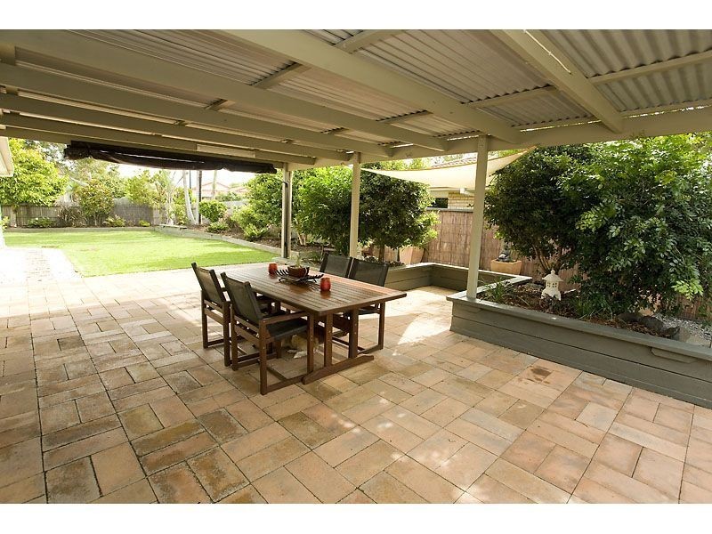 2 Caulfield Close, Little Mountain QLD 4551