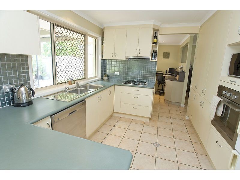 2 Caulfield Close, Little Mountain QLD 4551