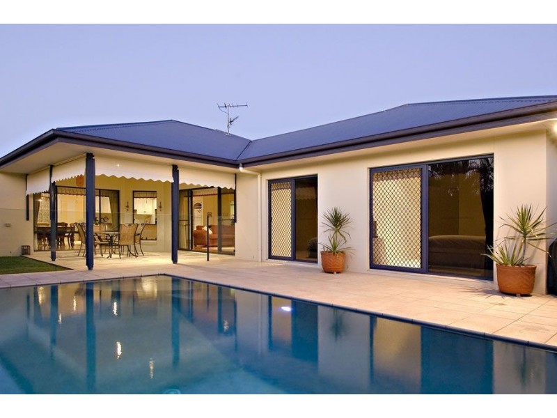 3 Bahamas Circuit, Kawana Island QLD 4575
