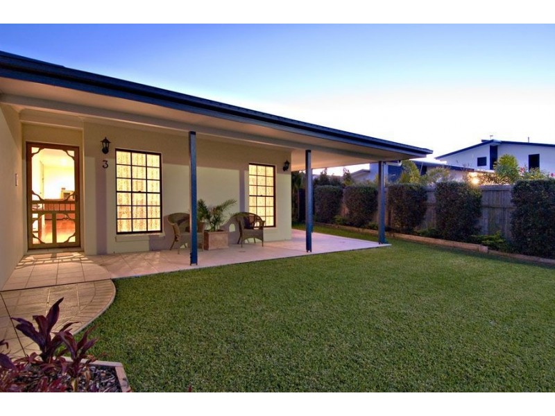 3 Bahamas Circuit, Kawana Island QLD 4575