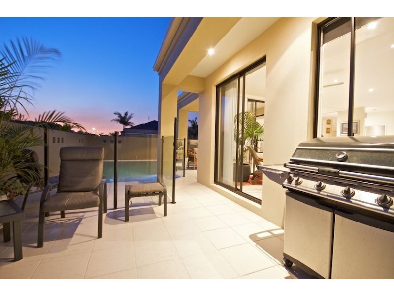 33 Cuba Court, Kawana Island QLD 4575