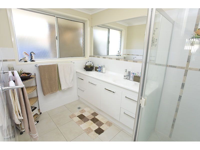 35 Karumba Street, Warana QLD 4575