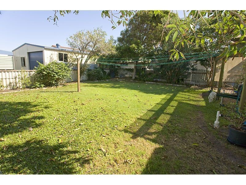 35 Karumba Street, Warana QLD 4575