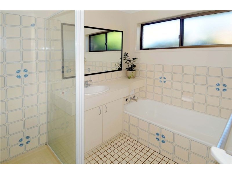 7 Jinang Street, Warana QLD 4575