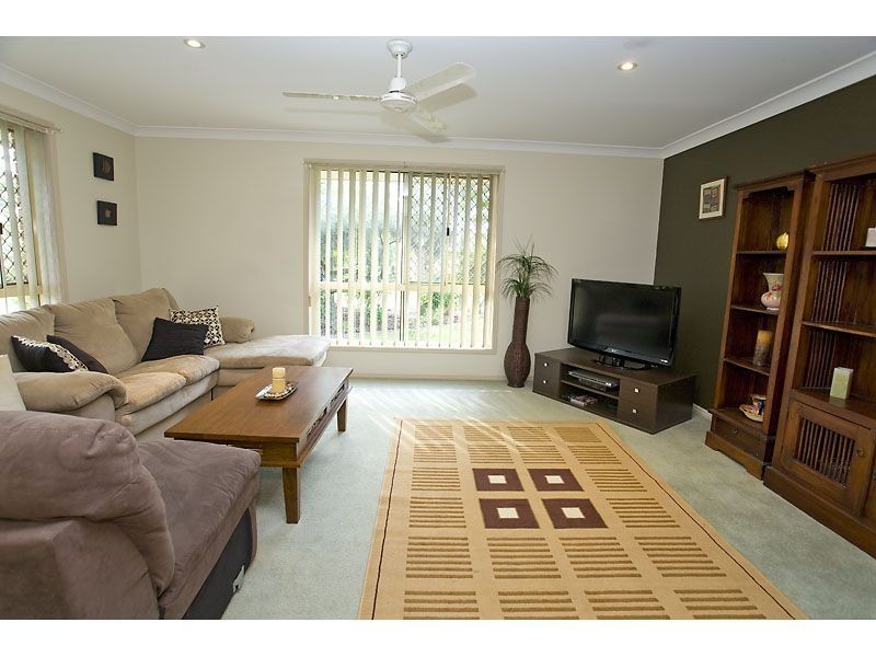 10 Rossiter Place, Aroona QLD 4551