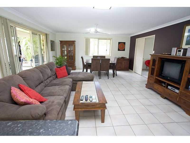 10 Rossiter Place, Aroona QLD 4551