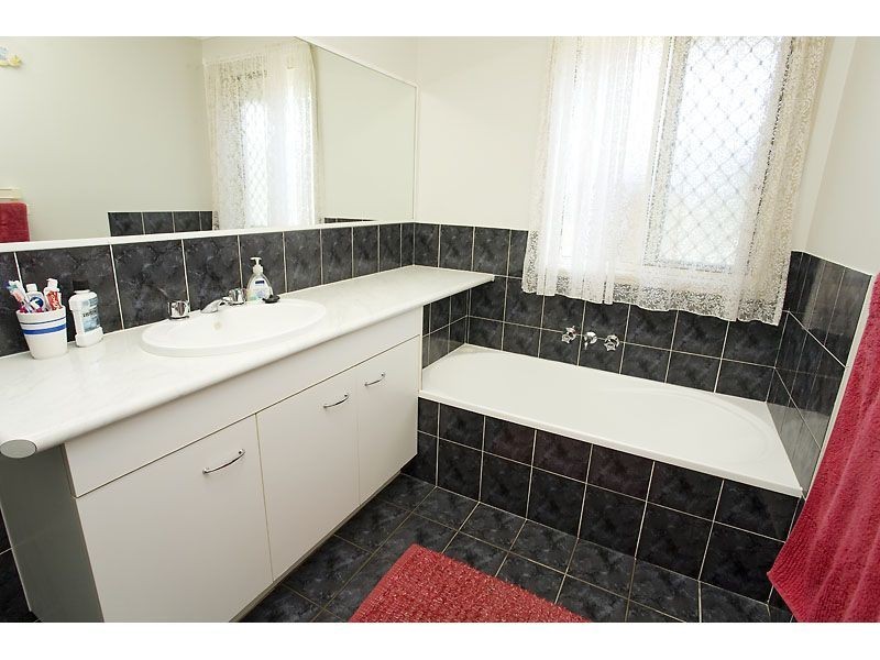 10 Rossiter Place, Aroona QLD 4551