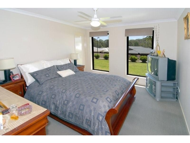 8 Cullen Drive, Little Mountain QLD 4551