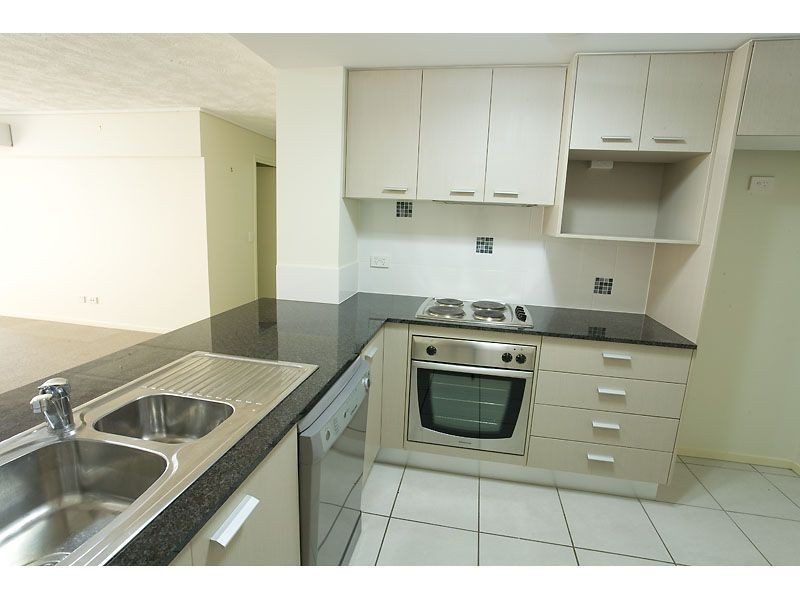 45/4 Grand Parade, Kawana Island QLD 4575