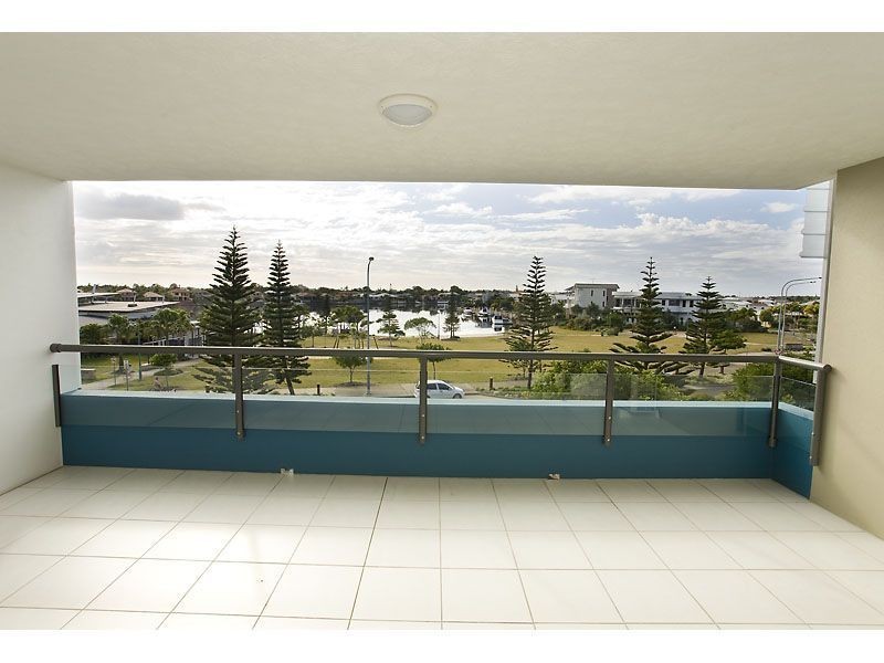 45/4 Grand Parade, Kawana Island QLD 4575