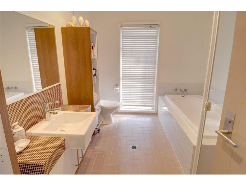 5 Barracuda Court, Mountain Creek QLD 4557