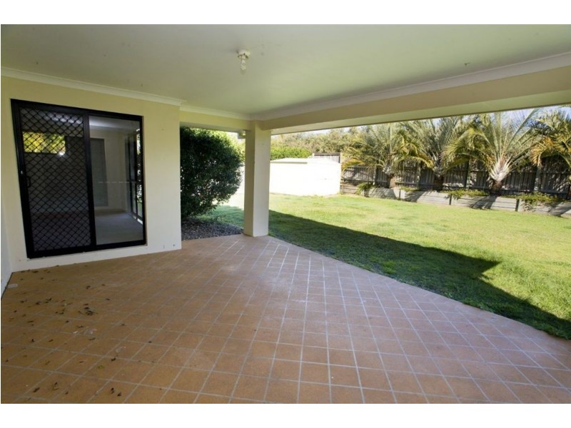 6 Malta Place, Kawana Island QLD 4575