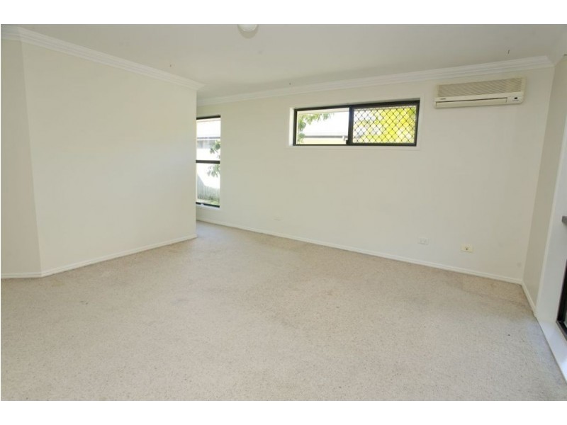 6 Malta Place, Kawana Island QLD 4575