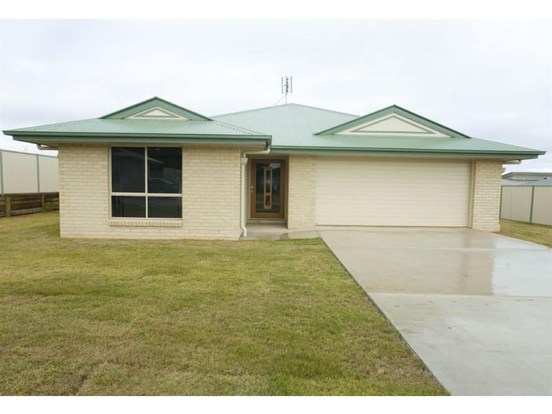 5 Allan Place, Kingaroy QLD 4610