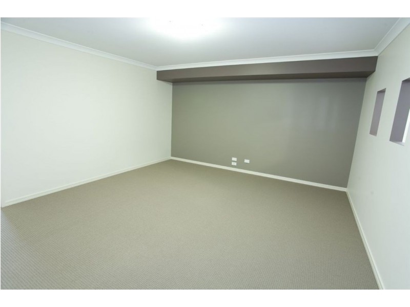 5 Allan Place, Kingaroy QLD 4610