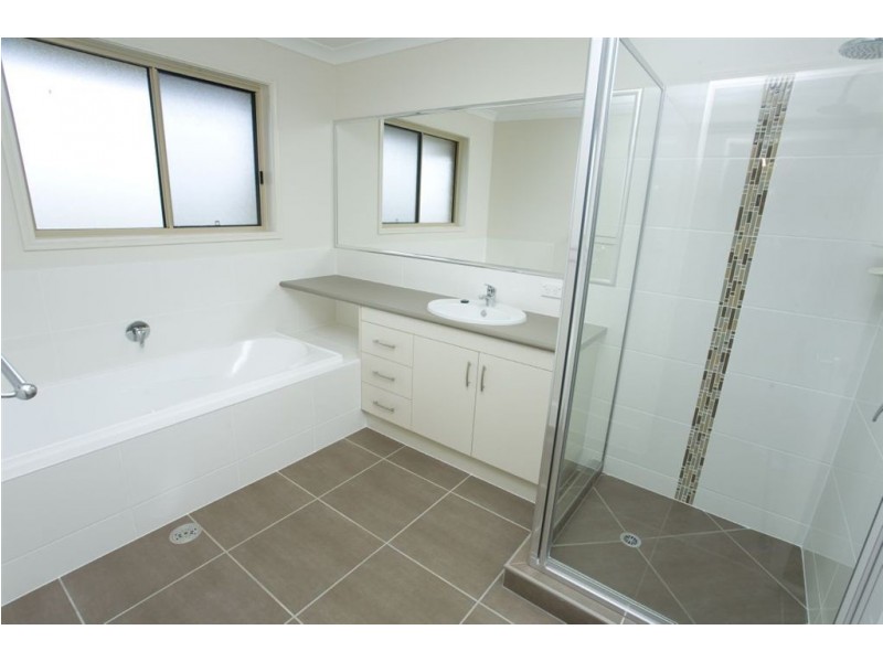 5 Allan Place, Kingaroy QLD 4610