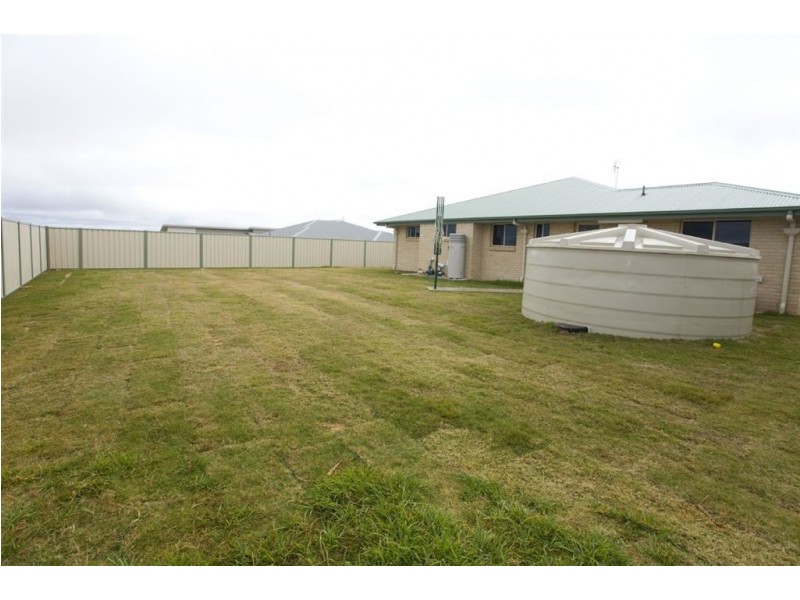 5 Allan Place, Kingaroy QLD 4610