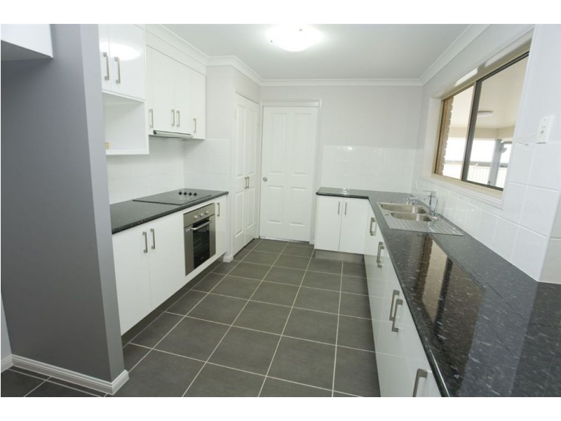 8 Allan Place, Kingaroy QLD 4610